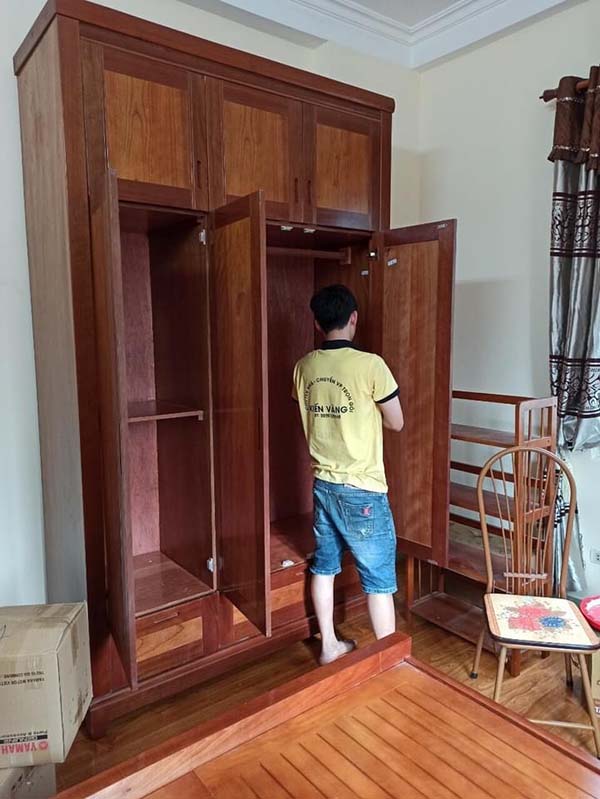 Chở đồ sinh viên tại Hai Bà Trưng