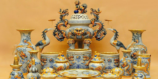 Chuyển nhà có mang theo bát hương? Thủ tục và những điều cần biết.